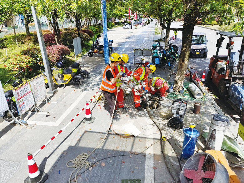  薛城UV-CIPP紫外光固化修复